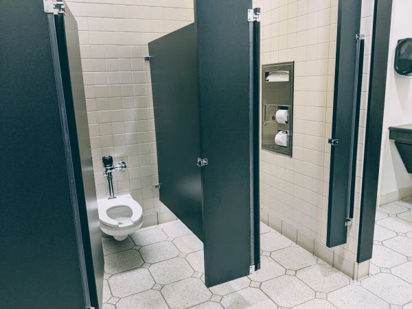 Commercial Toilet Installation in Hamburg